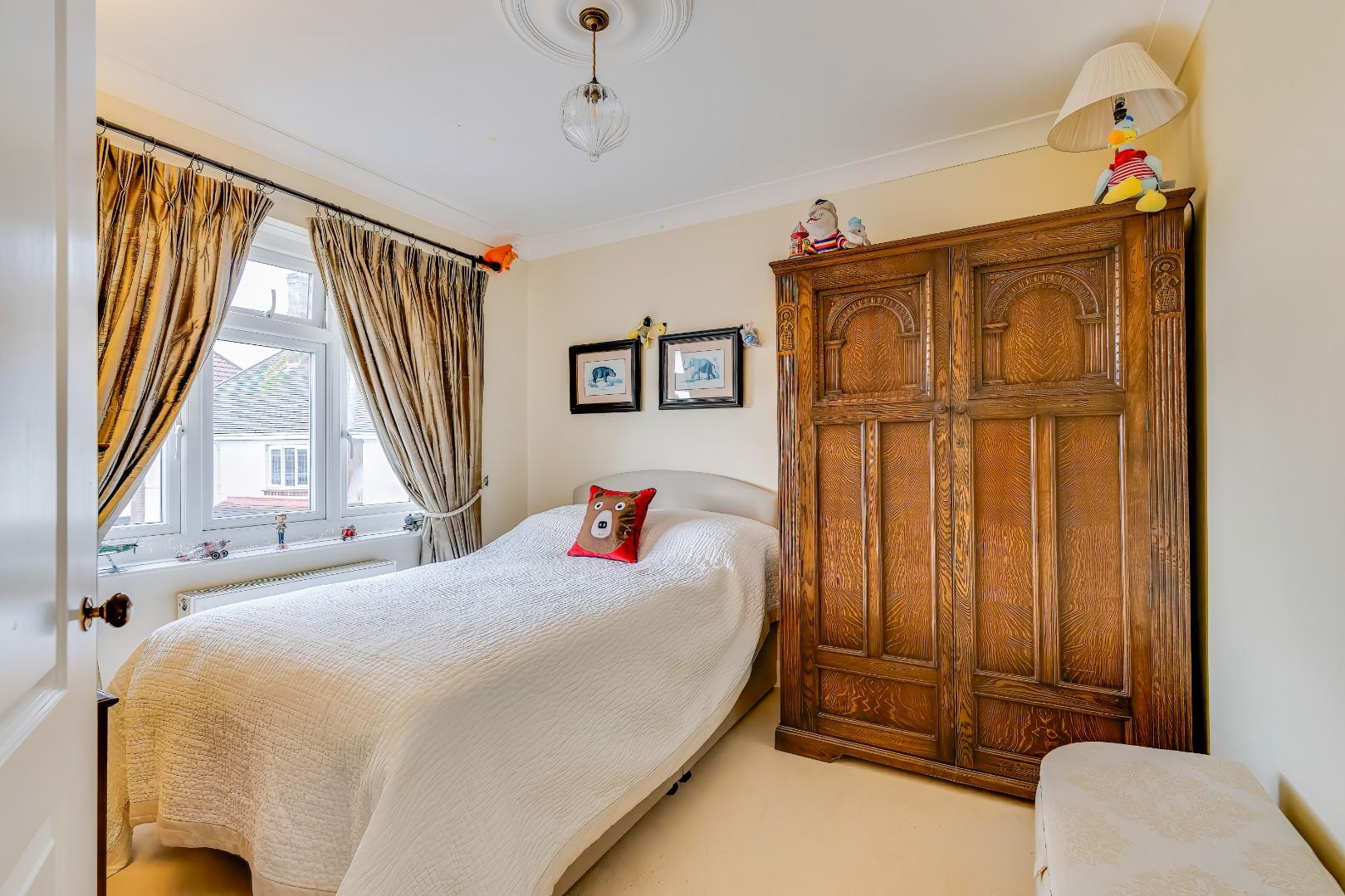 Victoria Avenue, Porthcawl, Bridgend County Borough, CF36 3EY